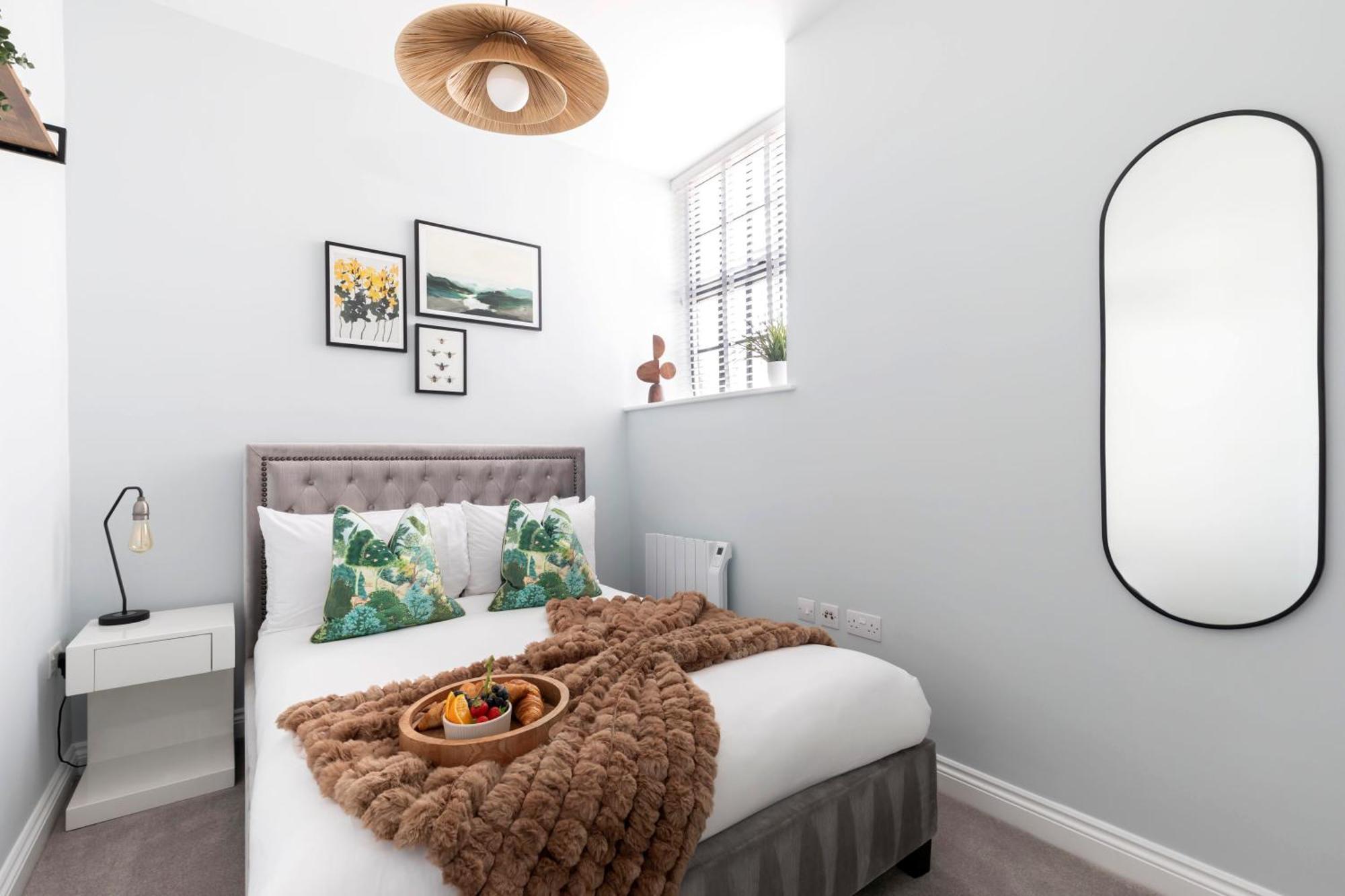 Elliot Oliver - Stylish 2 Bedroom Town Centre Apartment Cheltenham Kültér fotó