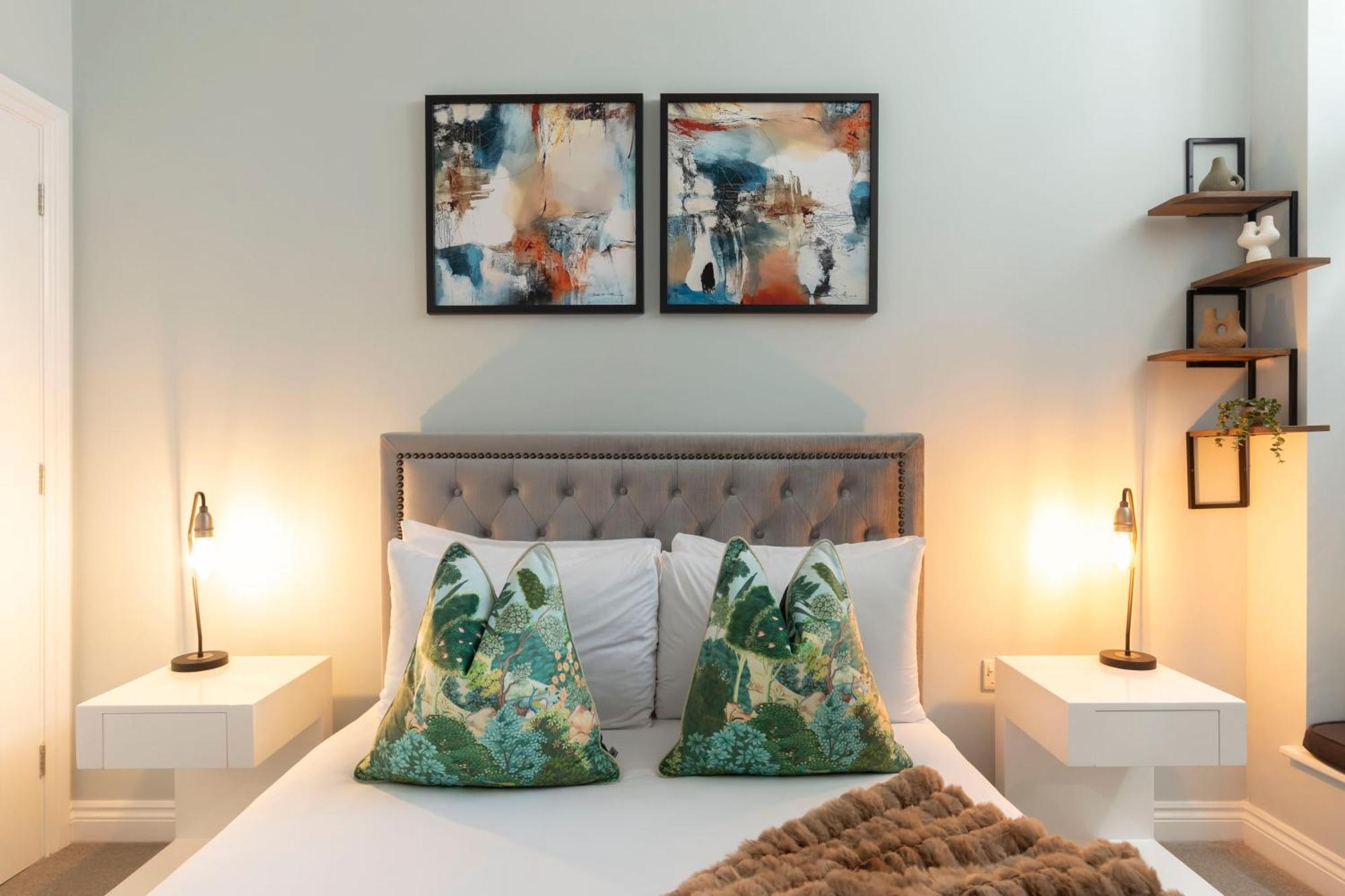 Elliot Oliver - Stylish 2 Bedroom Town Centre Apartment Cheltenham Kültér fotó