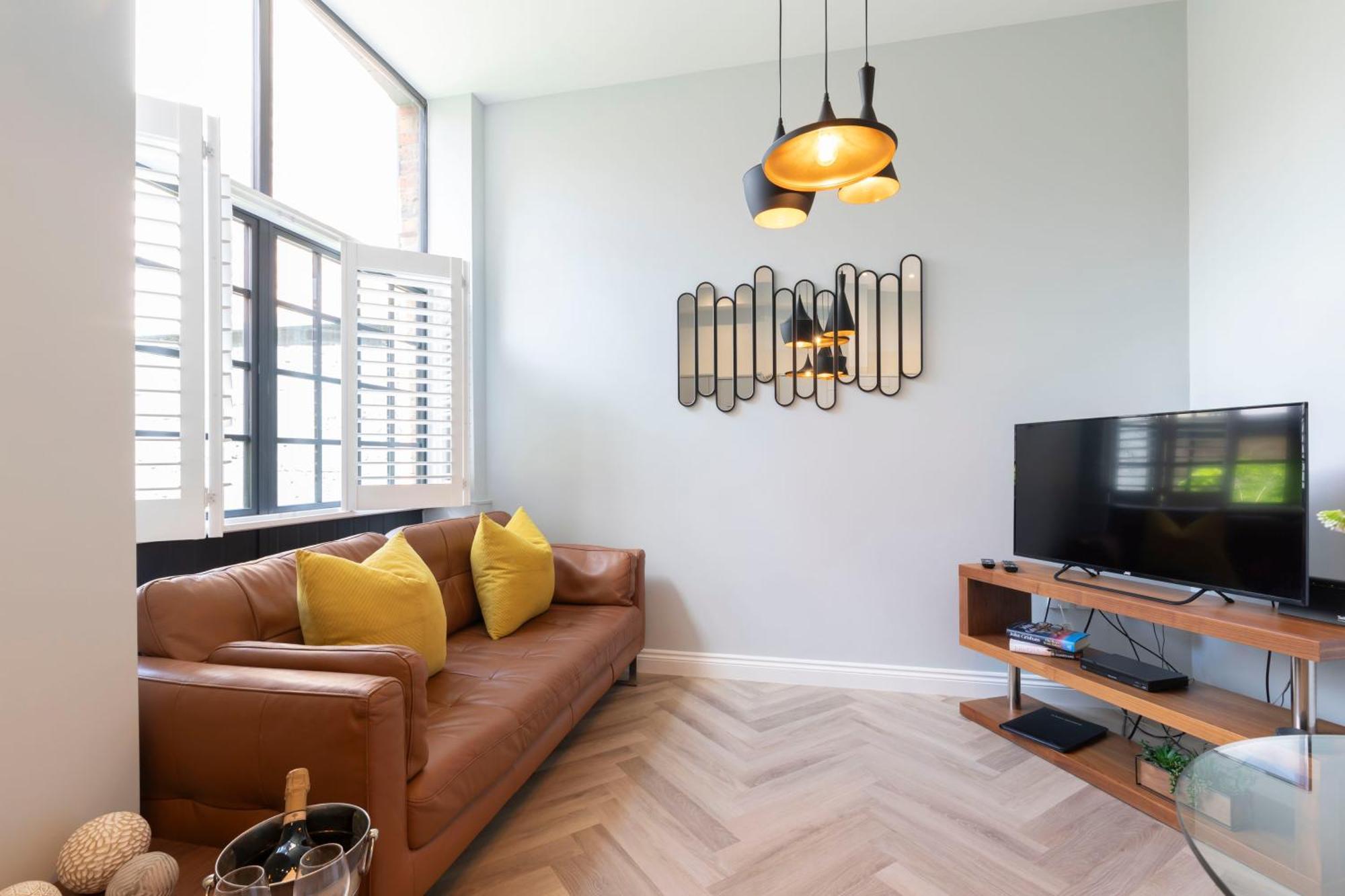 Elliot Oliver - Stylish 2 Bedroom Town Centre Apartment Cheltenham Kültér fotó